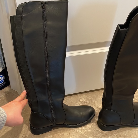 Black tall leather boots - Picture 2 of 4